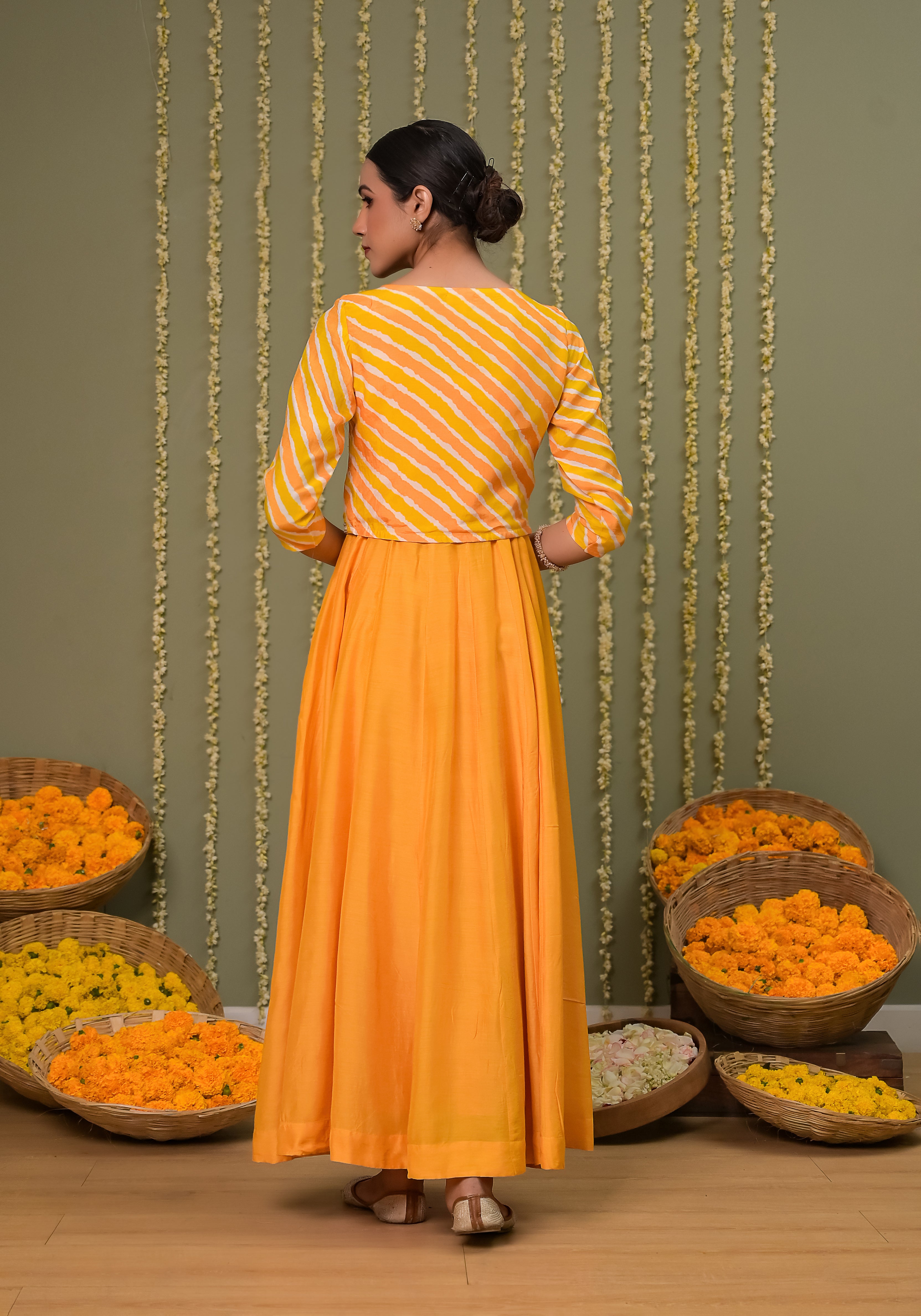 Aamiya Leheriya Koti With Solid Yellow Anarkali Dress,