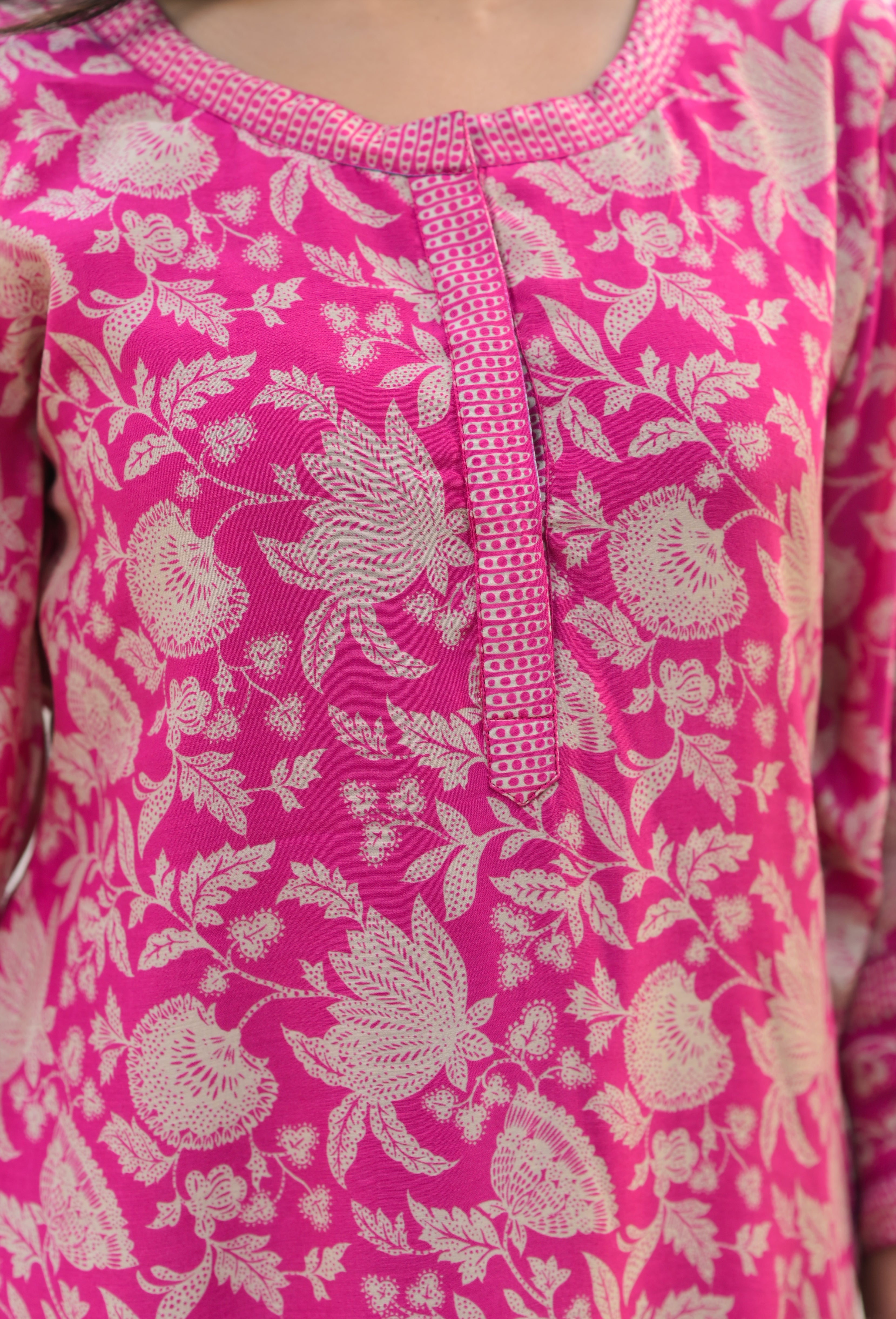 Pink Floral Jaal Muslin Silk Kurta